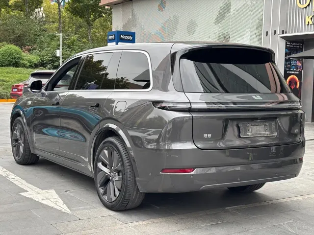 Li Auto L9 — Фото автомобиля 6