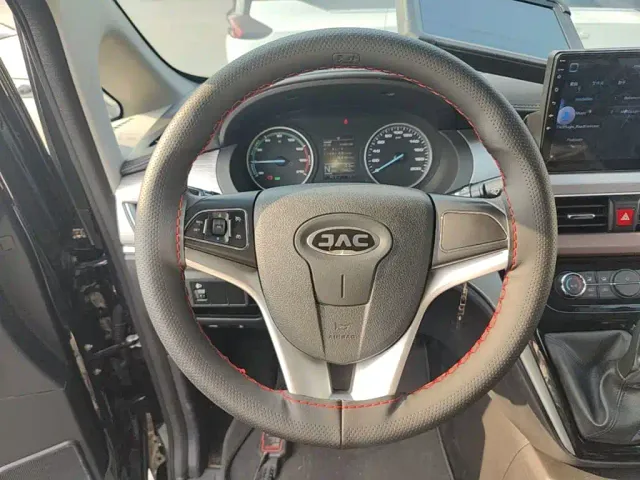 JAC Refine M3 — Фото автомобиля 10