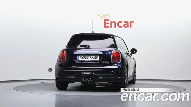 Mini Cooper — Фото автомобиля 4