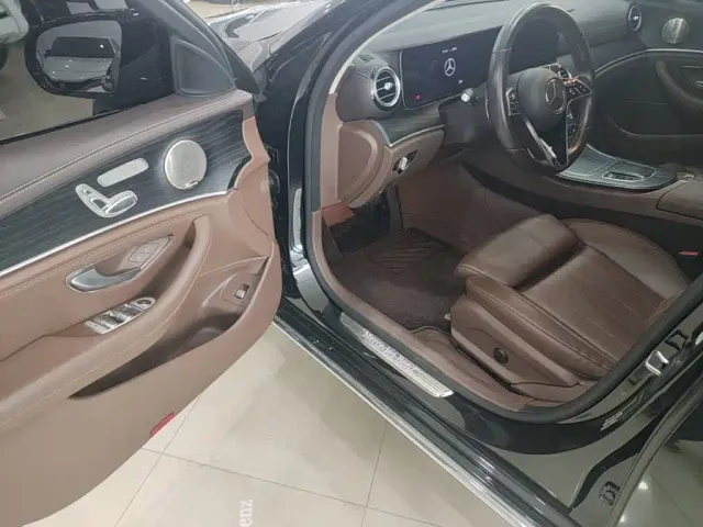 Mercedes-Benz E-Class — Фото автомобиля 15