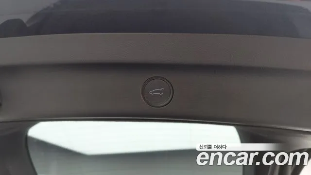 Tesla Model Y — Фото автомобиля 20