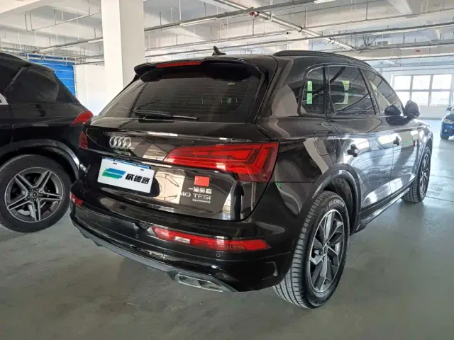 Audi Q5L — Фото автомобиля 6