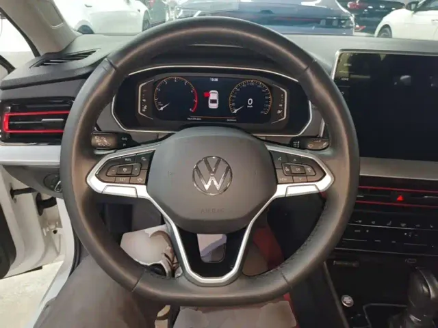 Volkswagen Lavida — Фото автомобиля 10