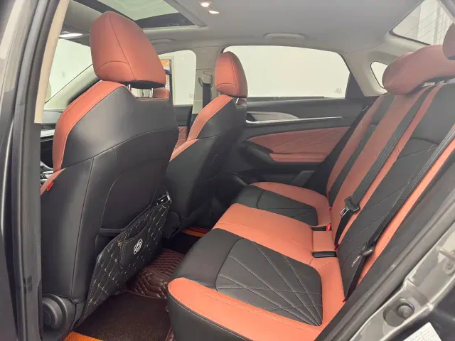 Changan Eado — Фото автомобиля 15