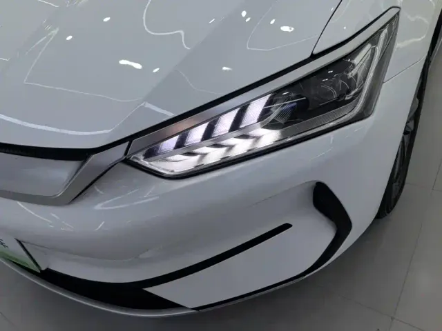 BYD Qin PLUS — Фото автомобиля 23
