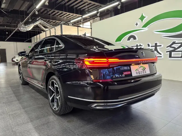 Volkswagen Passat — Фото автомобиля 4