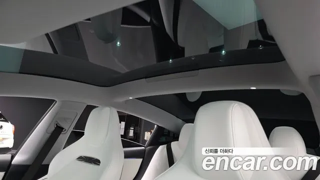 Tesla Model 3 — Фото автомобиля 26