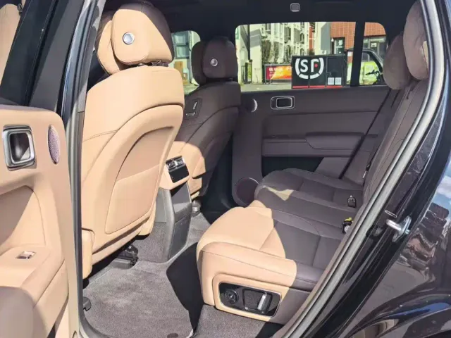 Li Auto L7 — Фото автомобиля 4