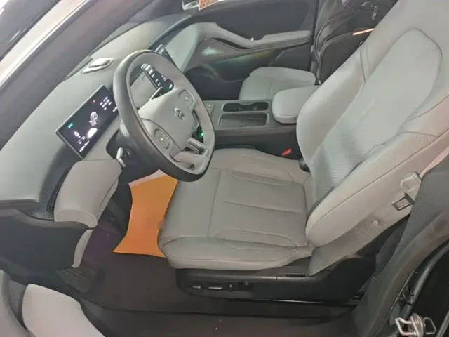 Nio ET5 Touring — Фото автомобиля 14