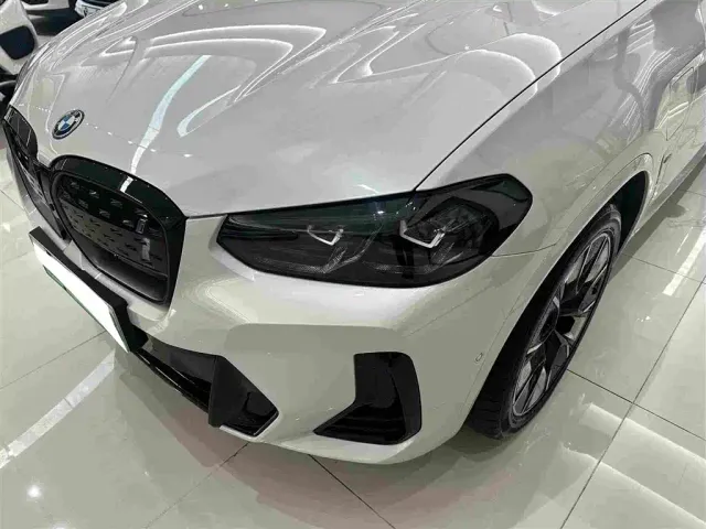 BMW iX3 — Фото автомобиля 4