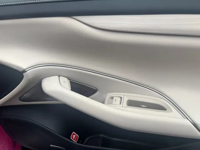 Xiaomi SU7 — Фото автомобиля 15