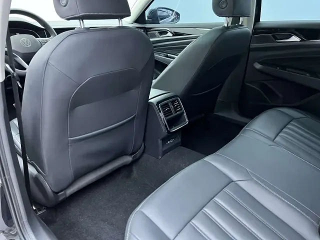 Volkswagen Passat — Фото автомобиля 11