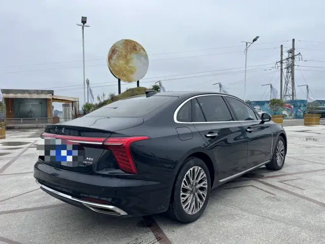 Hongqi H5 — Фото автомобиля 9