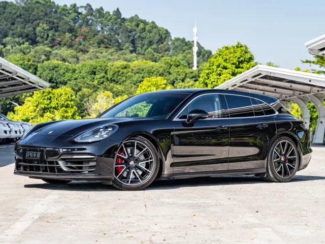 Фотография автомобиля — Porsche Panamera