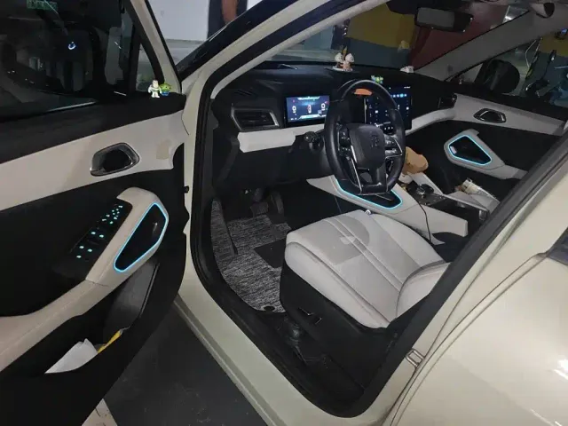 BYD Yuan UP — Фото автомобиля 12