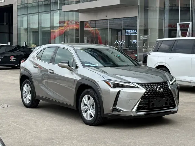 Фотография автомобиля — Lexus UX