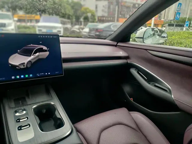 Xiaomi SU7 — Фото автомобиля 22