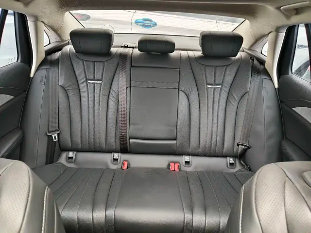 Hongqi H5 — Фото автомобиля 12