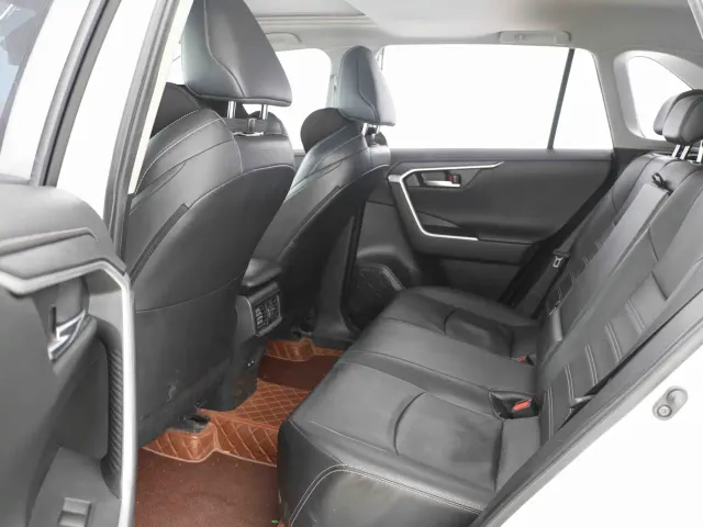 Toyota Wildlander — Фото автомобиля 10