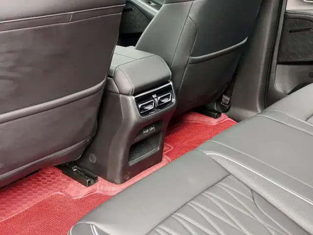 GAC Trumpchi GS8 — Фото автомобиля 9
