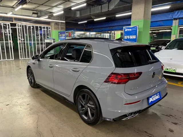 Volkswagen Golf — Фото автомобиля 4