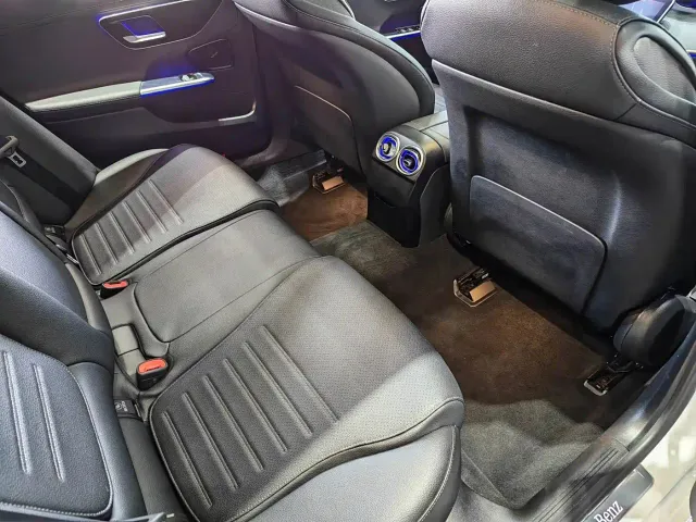 Mercedes-Benz C-Class — Фото автомобиля 8