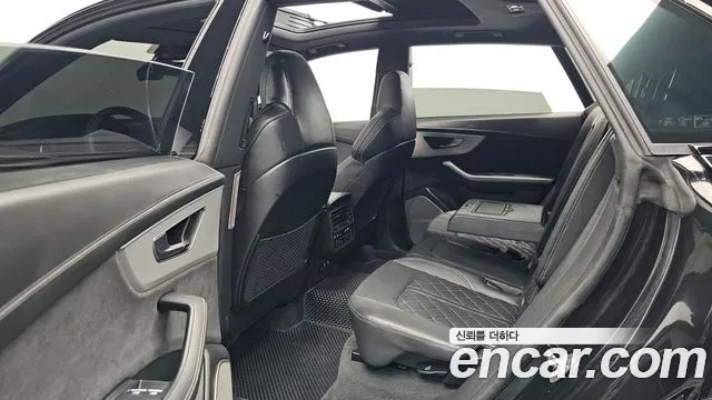 Audi Q8 55 TFSI quattro Premium — Фото автомобиля 9