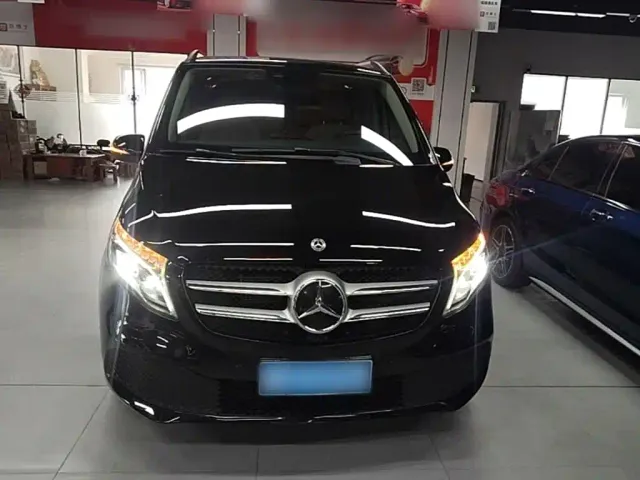 Mercedes-Benz V-Class — Фото автомобиля 2