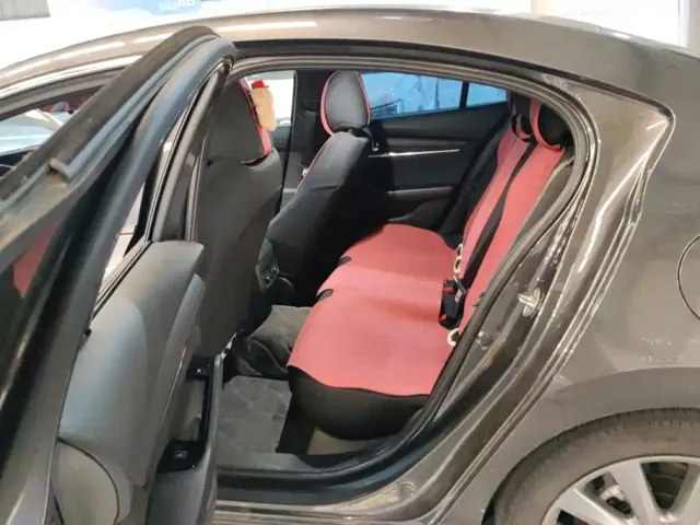 Mazda Axela — Фото автомобиля 11