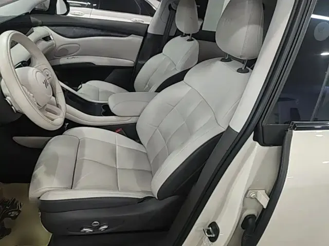 IM Motors LS6 — Фото автомобиля 14