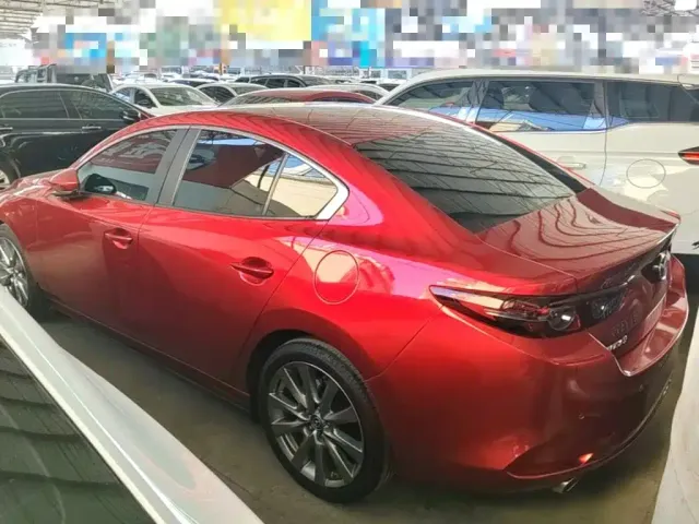 Mazda Axela — Фото автомобиля 4