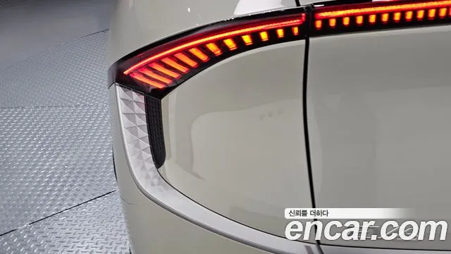 Kia EV6 — Фото автомобиля 21