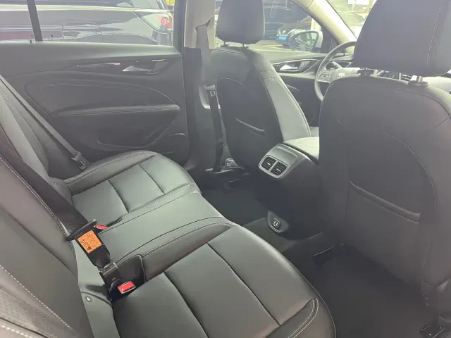 Buick Regal — Фото автомобиля 9