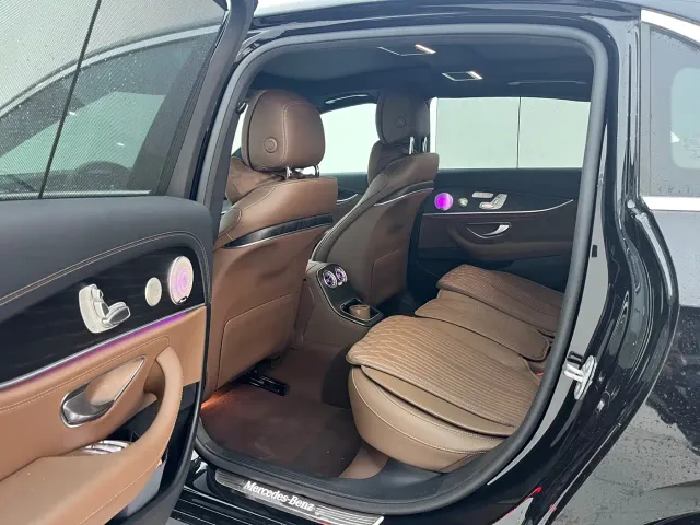 Mercedes-Benz E-Class — Фото автомобиля 7