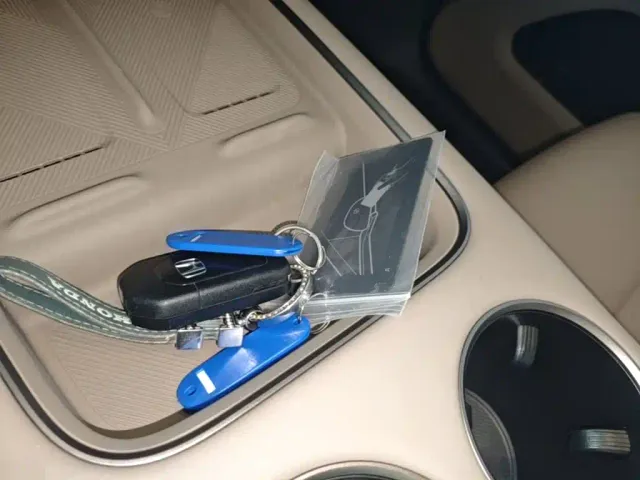 Li Auto i8 — Фото автомобиля 8