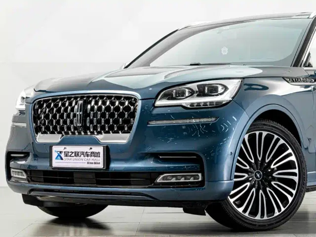 Lincoln Aviator — Фото автомобиля 2