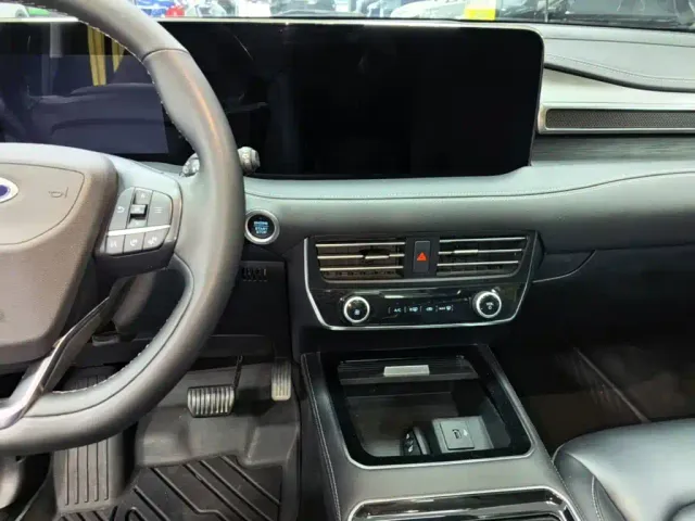 Ford Edge — Фото автомобиля 12