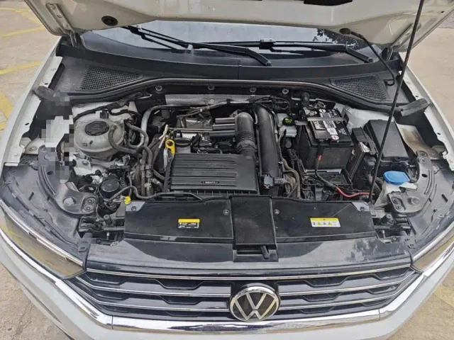 Volkswagen T-Roc — Фото автомобиля 16