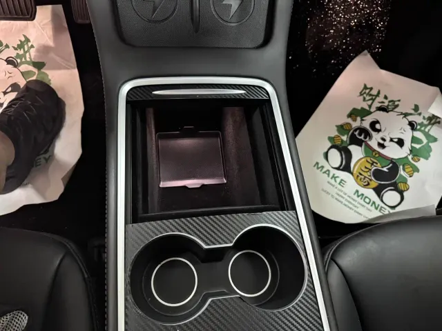 Tesla Model Y — Фото автомобиля 16