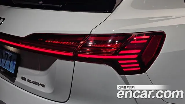 Audi e-tron — Фото автомобиля 22