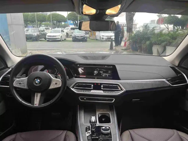 BMW X5 — Фото автомобиля 11