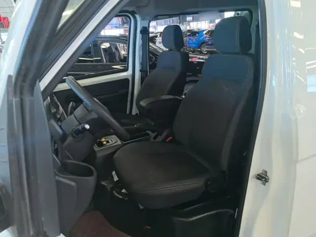 Karry Jiangtun E7 — Фото автомобиля 14