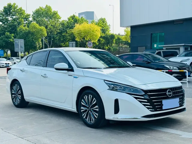 Nissan Teana — Фото автомобиля 3