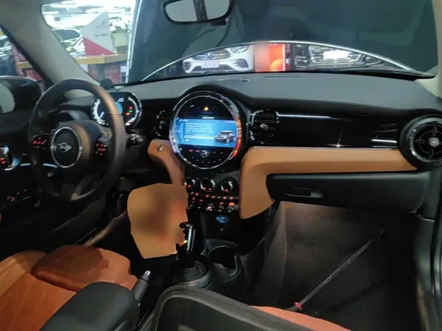 MINI Hatch — Фото автомобиля 9