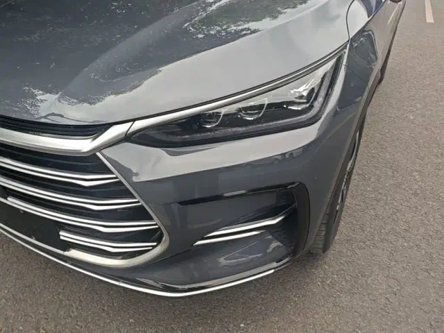 BYD Tang — Фото автомобиля 23