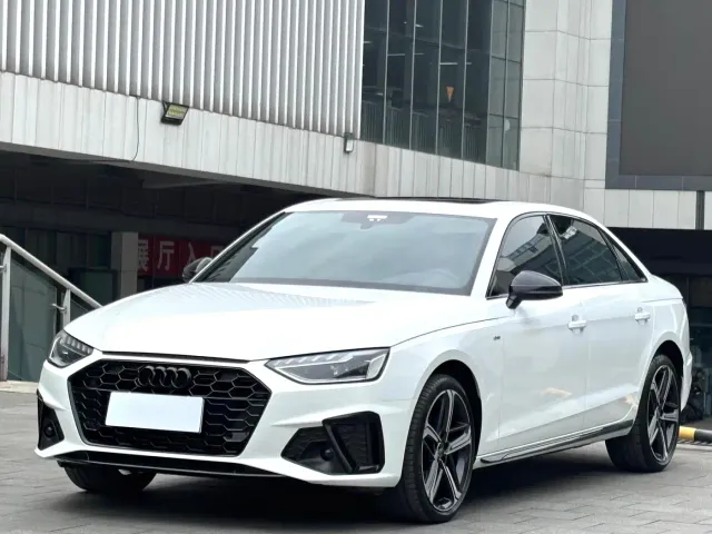 Фотография автомобиля — Audi A4L