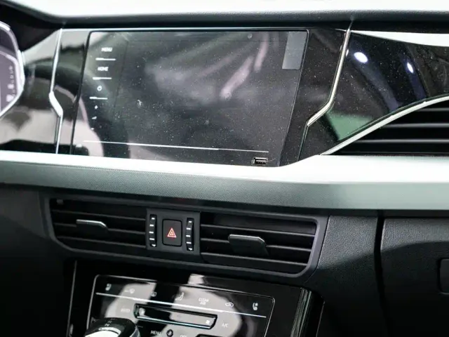 Volkswagen Passat — Фото автомобиля 14