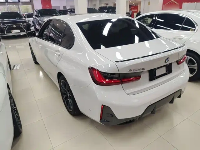 BMW 3 Series — Фото автомобиля 4