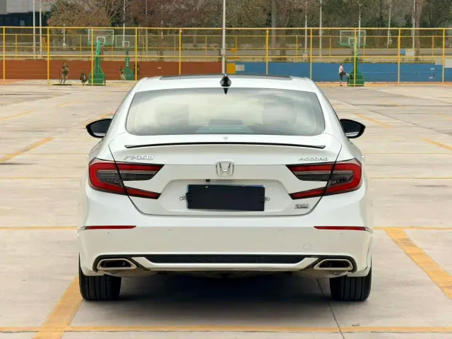 Honda Accord — Фото автомобиля 4