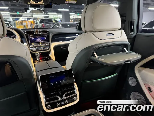 Bentley Bentayga Bentayga 4.0 V8 EWB First Edition — Фото автомобиля 13